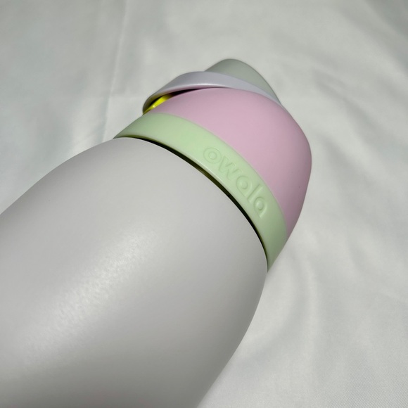 Owala FreeSip 40 oz Water Bottle Candy Coated - Picture 2 of 6